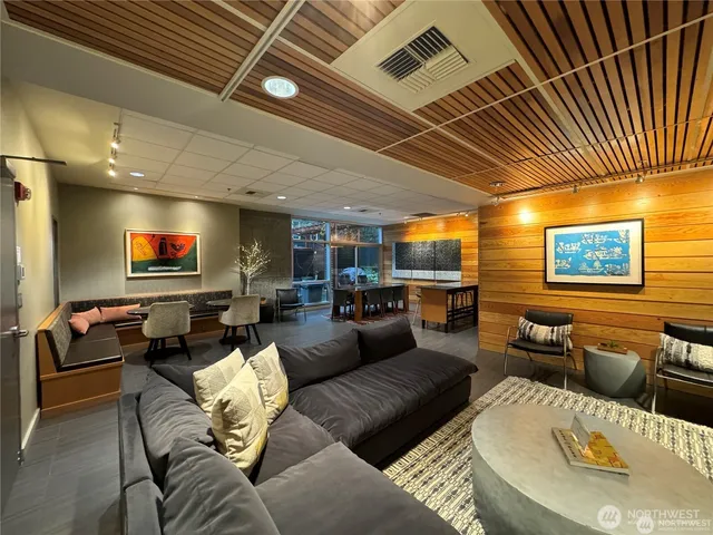 $2,895 | 2717 Western Avenue, Unit 6010, Seattle, WA 98121