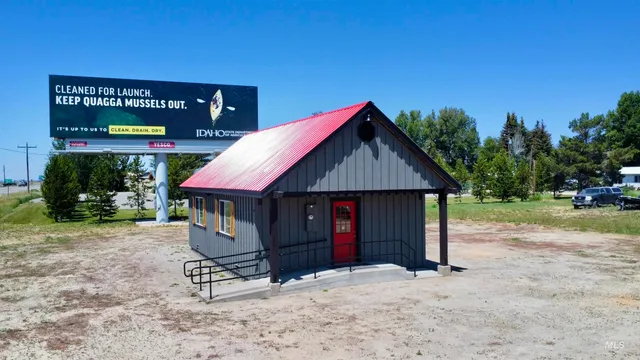 $315,000 | 101 2nd Street East, Fairfield, ID 83327