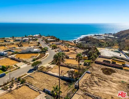 $1,300,000 | 3735 South Malibu Vista Drive, Malibu, CA 90265