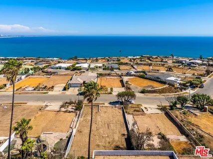 $1,300,000 | 3735 South Malibu Vista Drive, Malibu, CA 90265