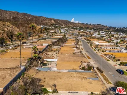 $1,300,000 | 3735 South Malibu Vista Drive, Malibu, CA 90265