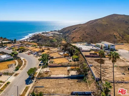 $1,300,000 | 3735 South Malibu Vista Drive, Malibu, CA 90265