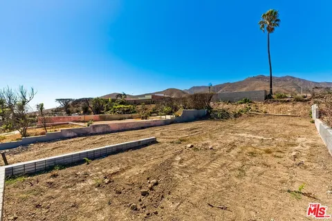 $1,300,000 | 3735 South Malibu Vista Drive, Malibu, CA 90265