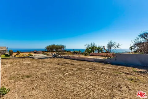 $1,300,000 | 3735 South Malibu Vista Drive, Malibu, CA 90265