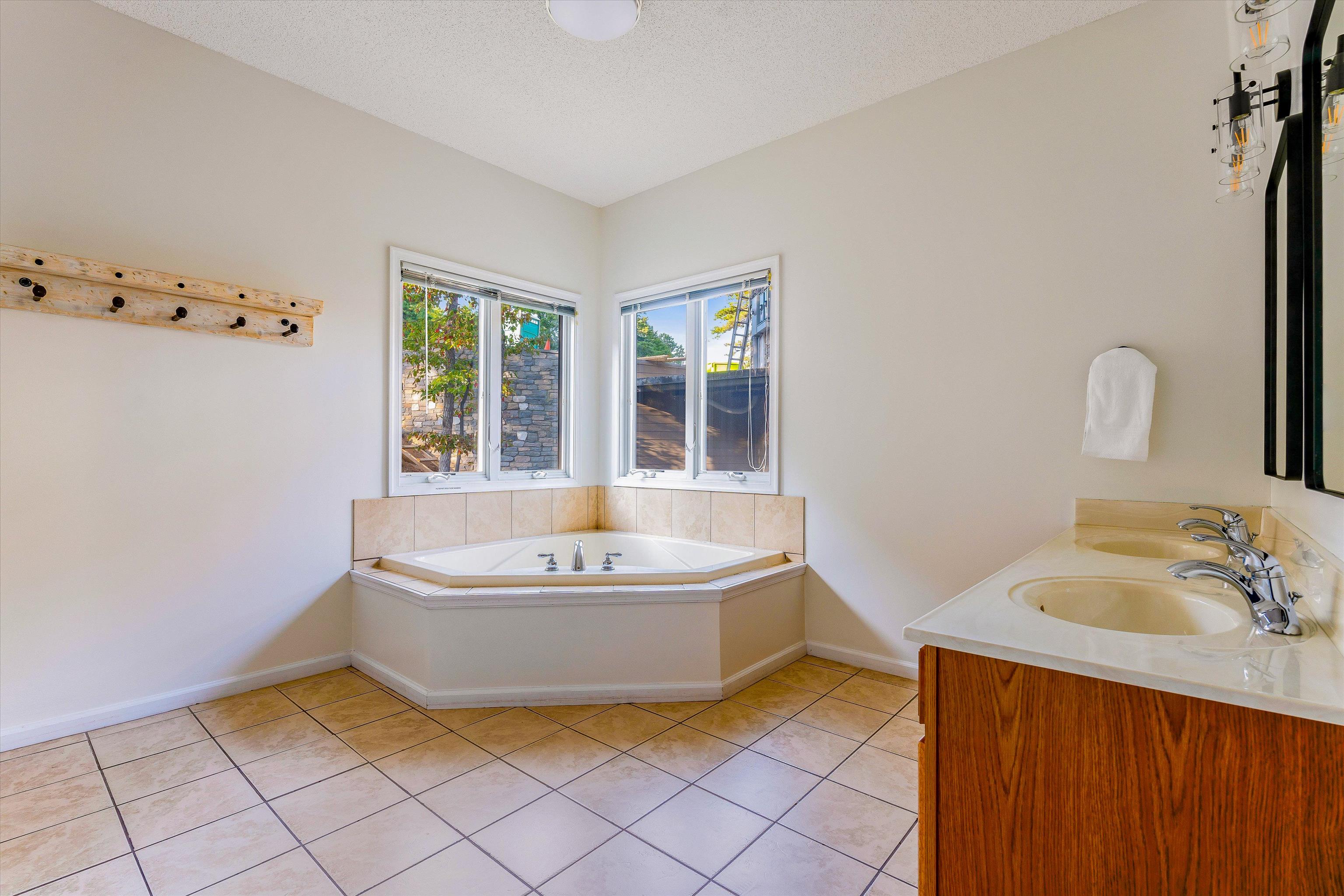 559 Rainier Road McGaheysville, VA 22840 - Photo 23 of 56