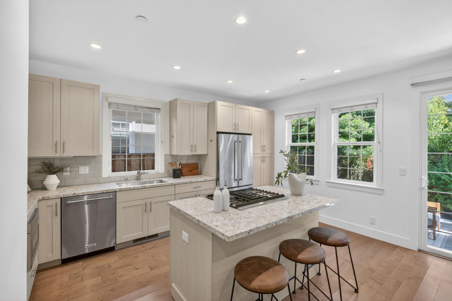 1083 Ed Roth Terrace Sunnyvale, CA 95051 - Photo 4 of 40