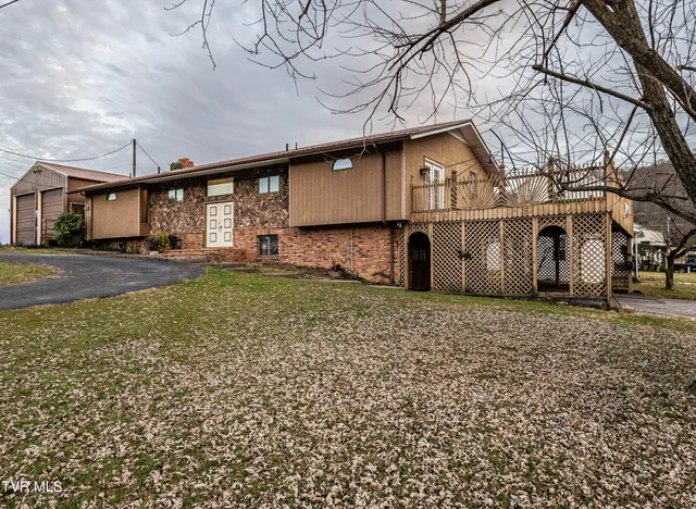 $249,000 | 316 Shawnee Avenue West, Big Stone Gap, VA 24219