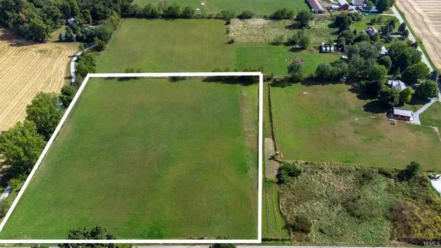 $65,740 | 100 West N, Howe, IN 46746