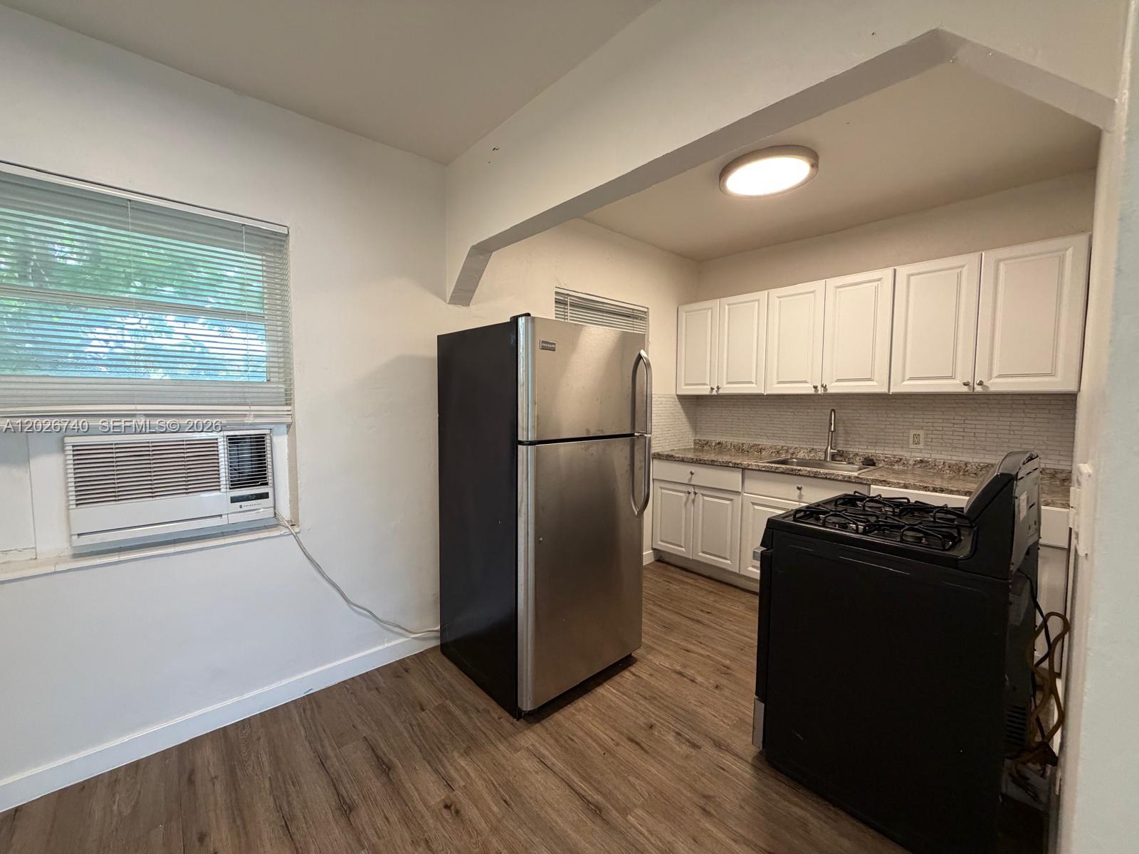 535 Southwest 7th Street, Unit 4 Miami, FL 33130 - Photo 5 of 11