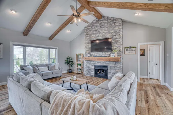$695,000 | 2086 Chadwick Drive, Newburgh, IN 47630