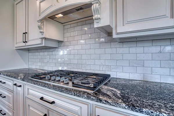 $695,000 | 2086 Chadwick Drive, Newburgh, IN 47630