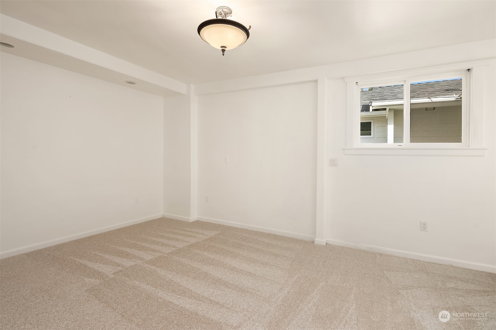 8429 Northeast 177th Street Bothell, WA 98011 - Photo 24 of 30 Gallery Image 24