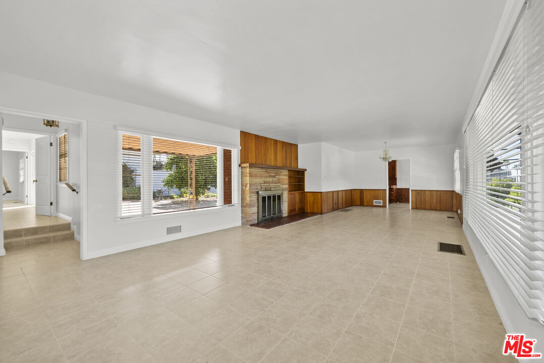 100 East Kenneth Road Glendale, CA 91207 - Photo 3 of 19