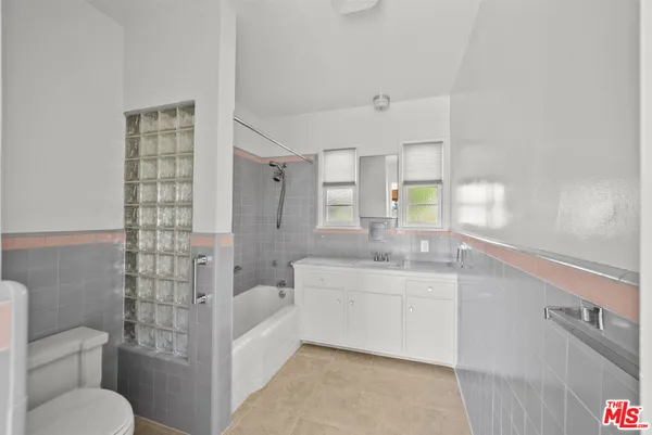 $5,500 | 100 East Kenneth Road, Glendale, CA 91207