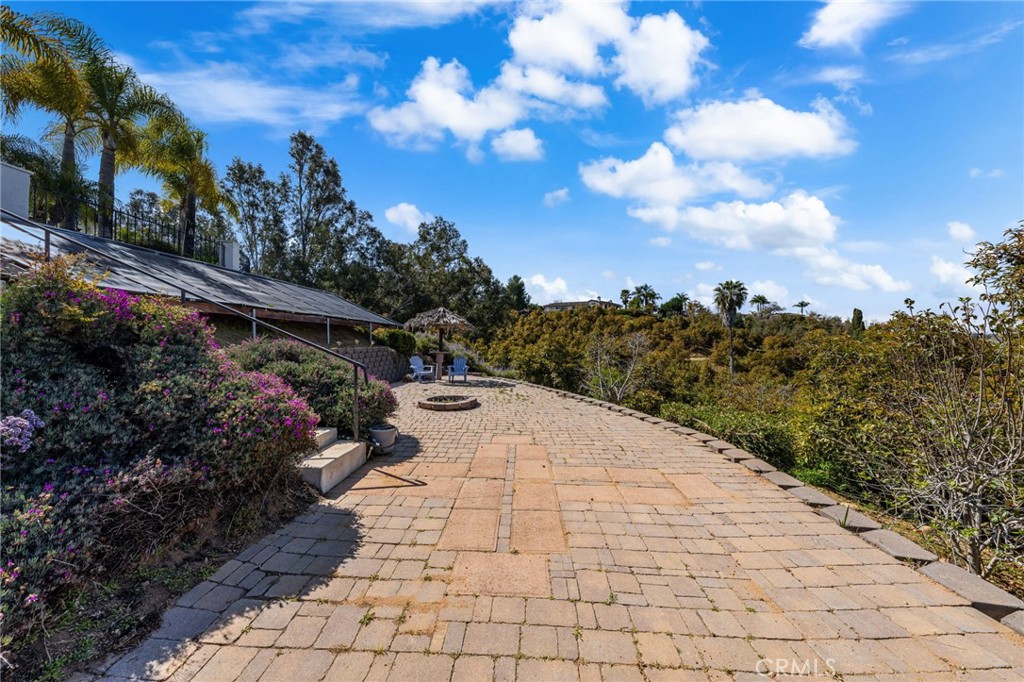 2465 Via Oeste Drive Fallbrook, CA 92028 - Photo 38 of 44 a view of a pathway with a yard