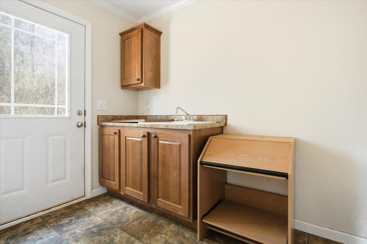 2127-2129 Moneta Road Bedford, VA 24523 - Photo 62 of 66 a utility room with dryer and washer