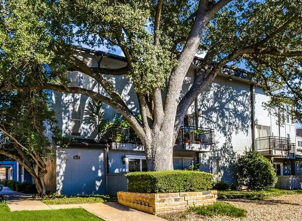 $2,290 | 4020 Holland Avenue, Unit 213, Dallas, TX 75219