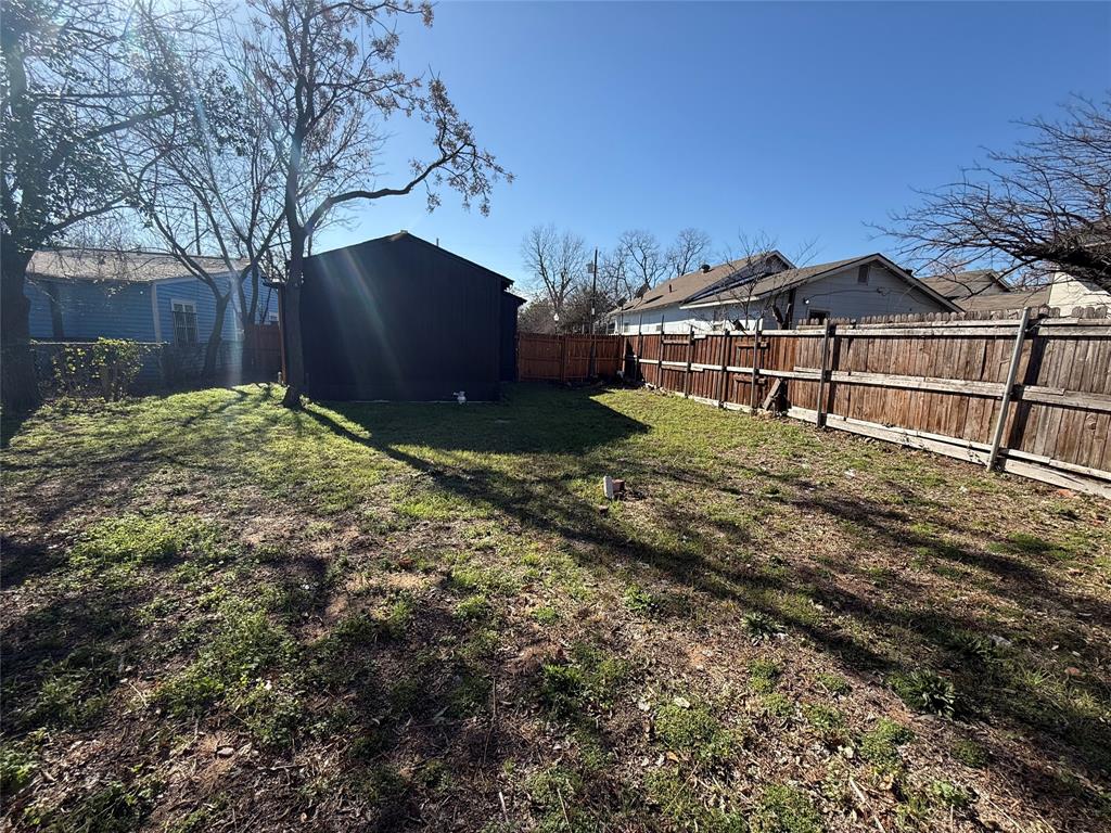 2912 Frazier Street Dallas, TX 75210 - Photo 34 of 36 a view of backyard of house
