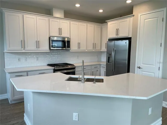 $2,650 | 4580 Almada Lane, Wesley Chapel, FL 33543