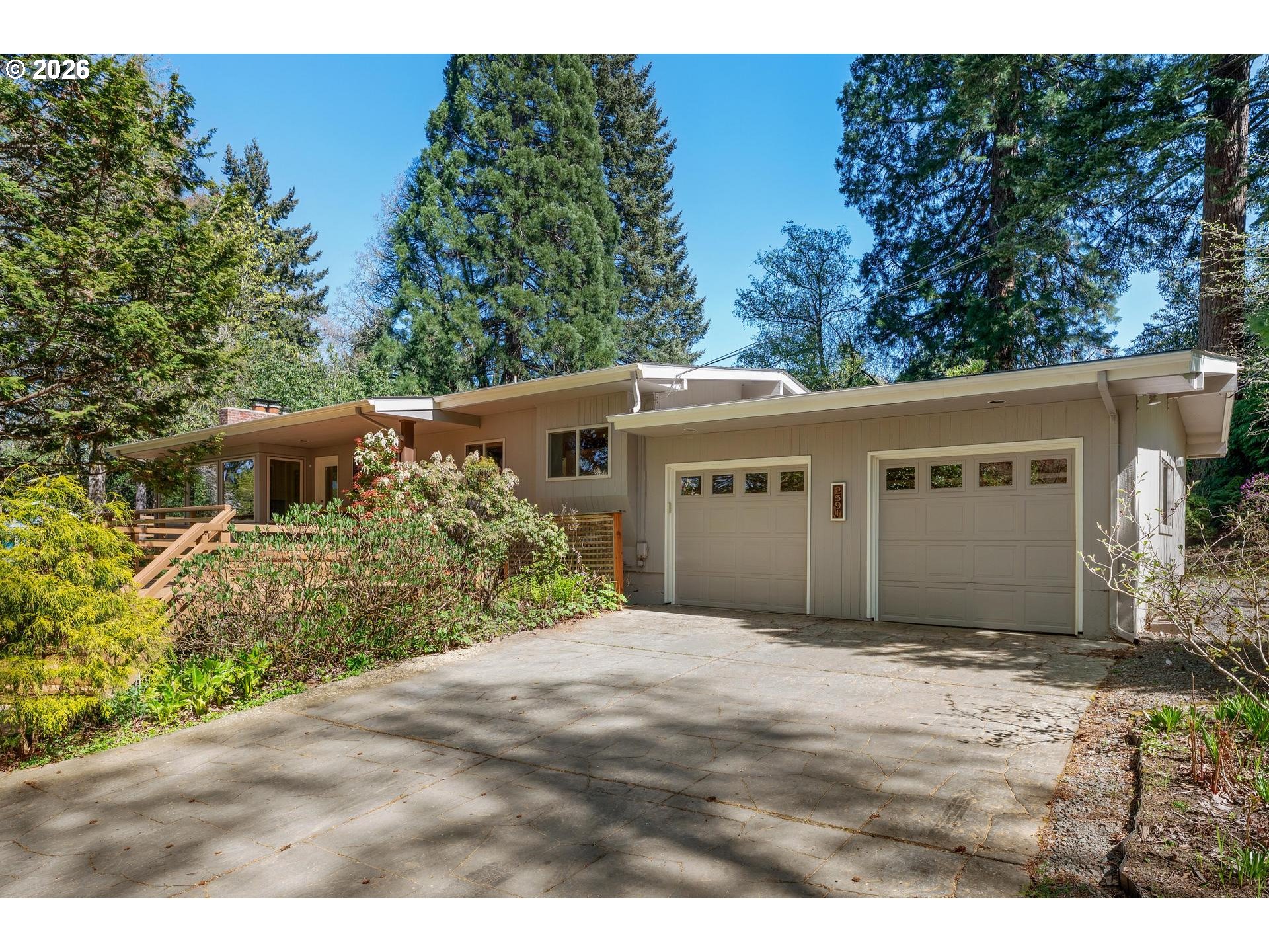 2591 Greentree Road Lake Oswego, OR 97034 - Photo 2 of 43 Gallery Image 2
