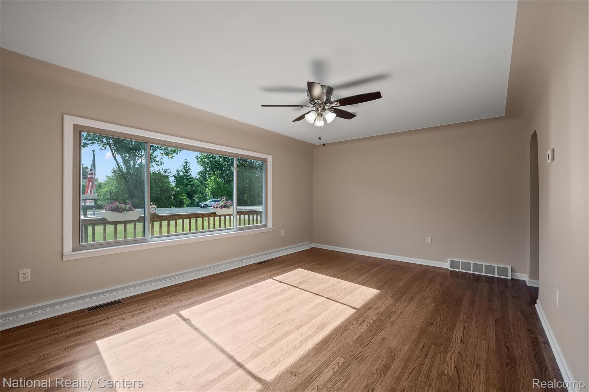 2942 South Baldwin Road Lake Orion, MI 48360 - Photo 2 of 24 2.jpg