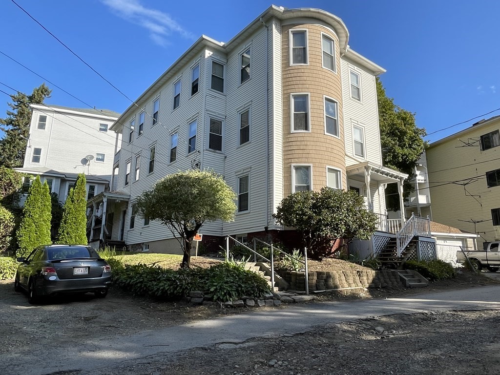 2 Vernon St Place Worcester, MA 01607 - Photo 2 of 10 Gallery Image 2