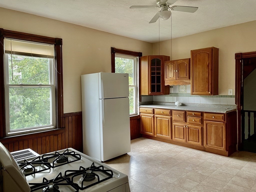 2 Vernon St Place Worcester, MA 01607 - Photo 4 of 10 Gallery Image 4