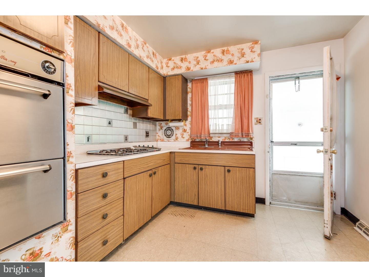 1605 Davis Road Runnemede, NJ 08078 - Photo 9 of 22