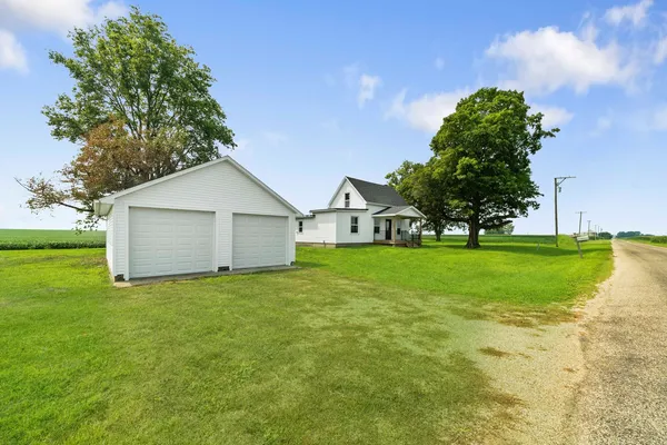 $238,500 | 2711 East 800 North Road, Wenona, IL 61377