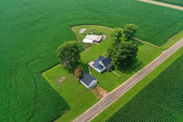 $244,900 | 2711 East 800 North Road, Wenona, IL 61377
