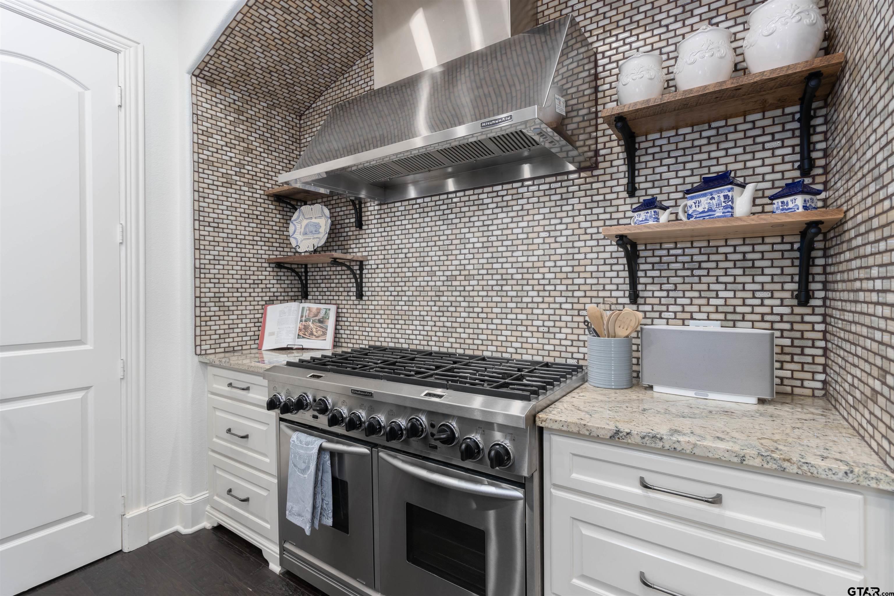 4534 Triggs Trace Tyler, TX 75709 - Photo 4 of 33