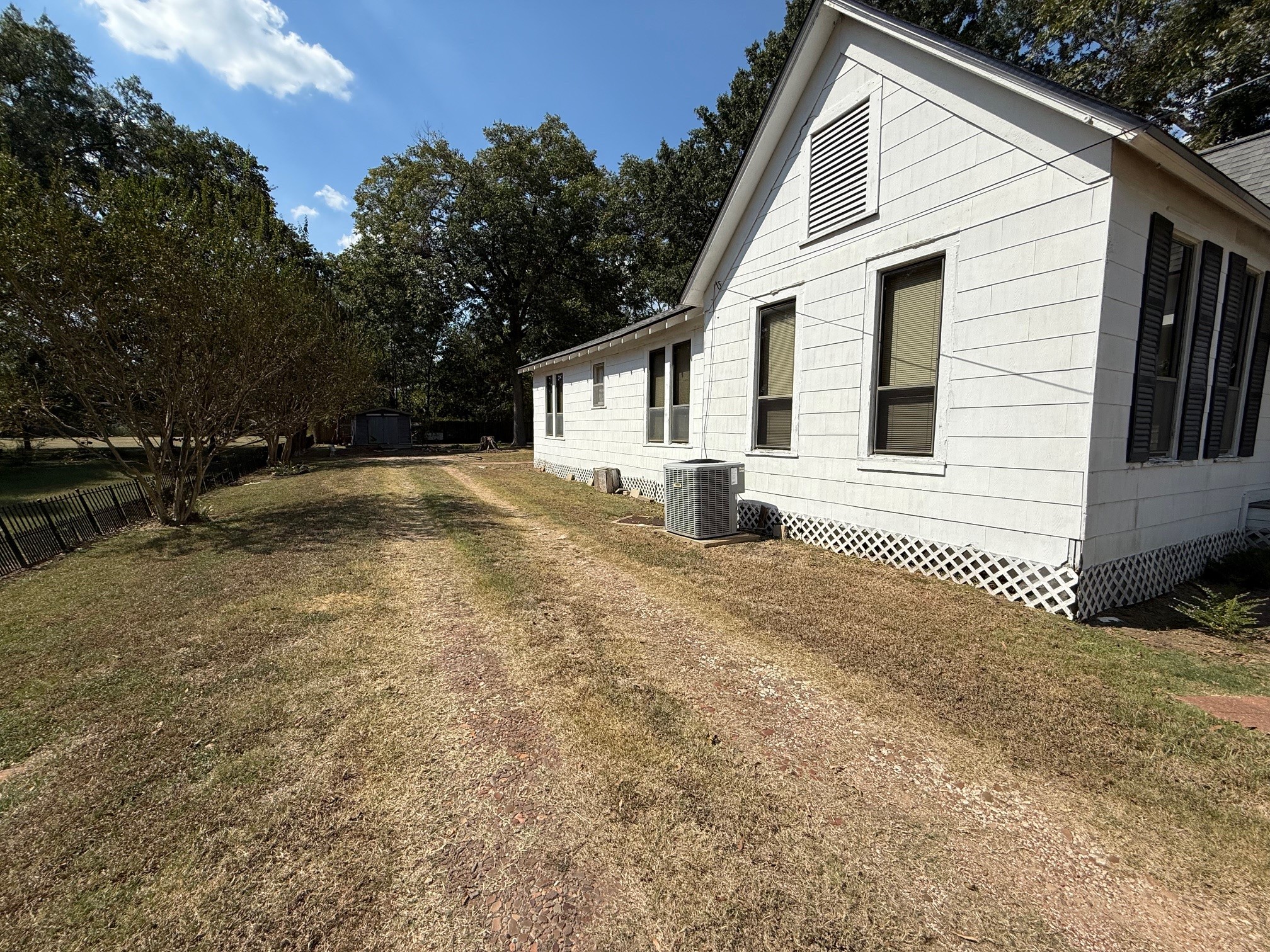 405 South 10th Street Crockett, TX 75835 - Photo 24 of 26