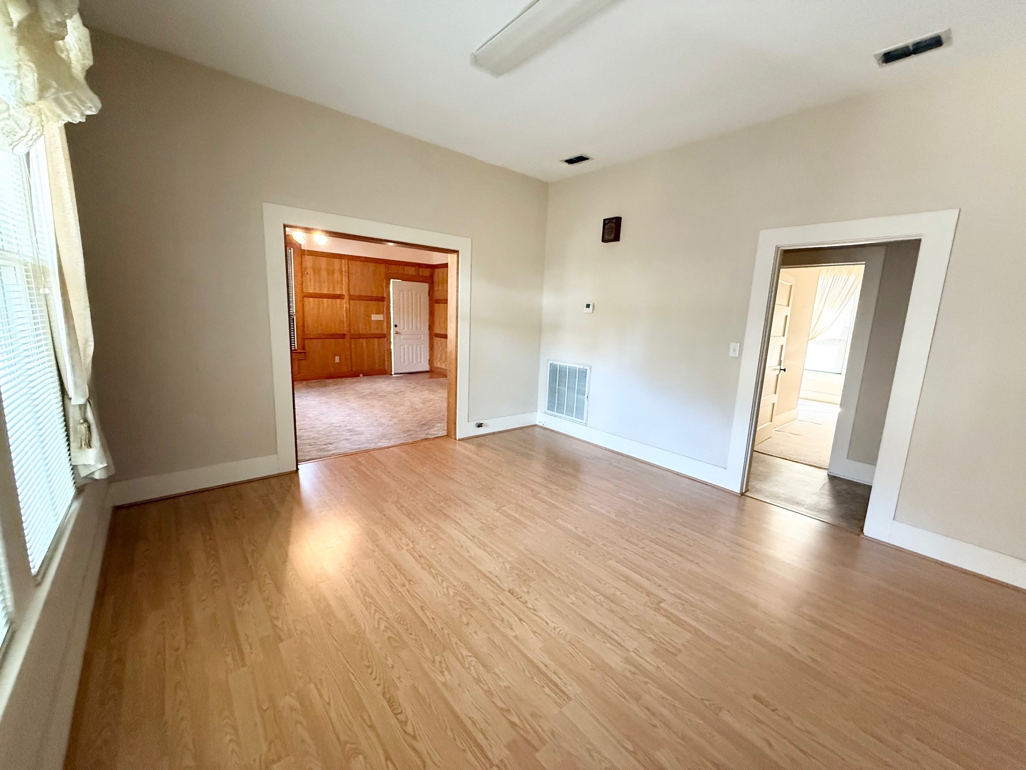 405 South 10th Street Crockett, TX 75835 - Photo 4 of 26