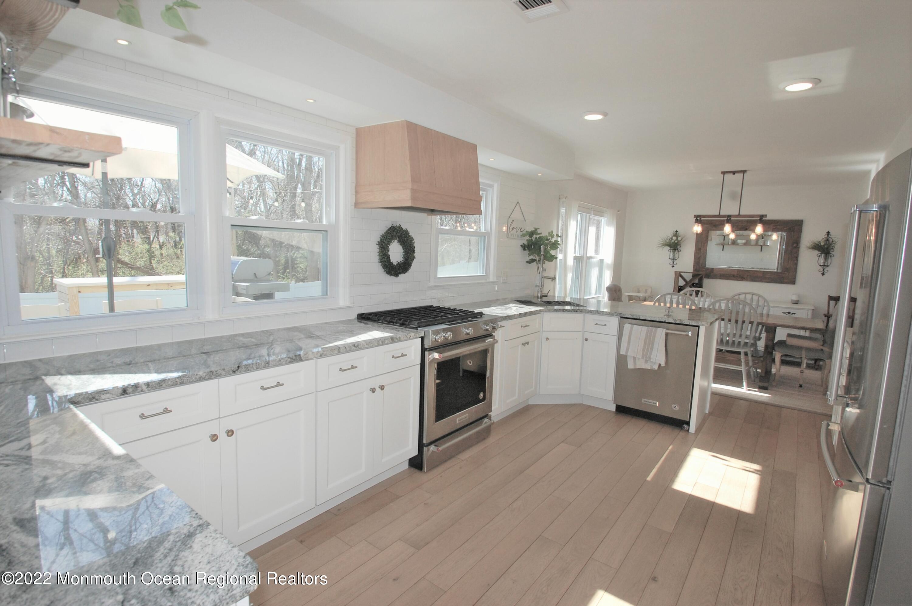 6 Templer Way Hazlet, NJ 07730 - Photo 11 of 41 CSC_0105 (2)