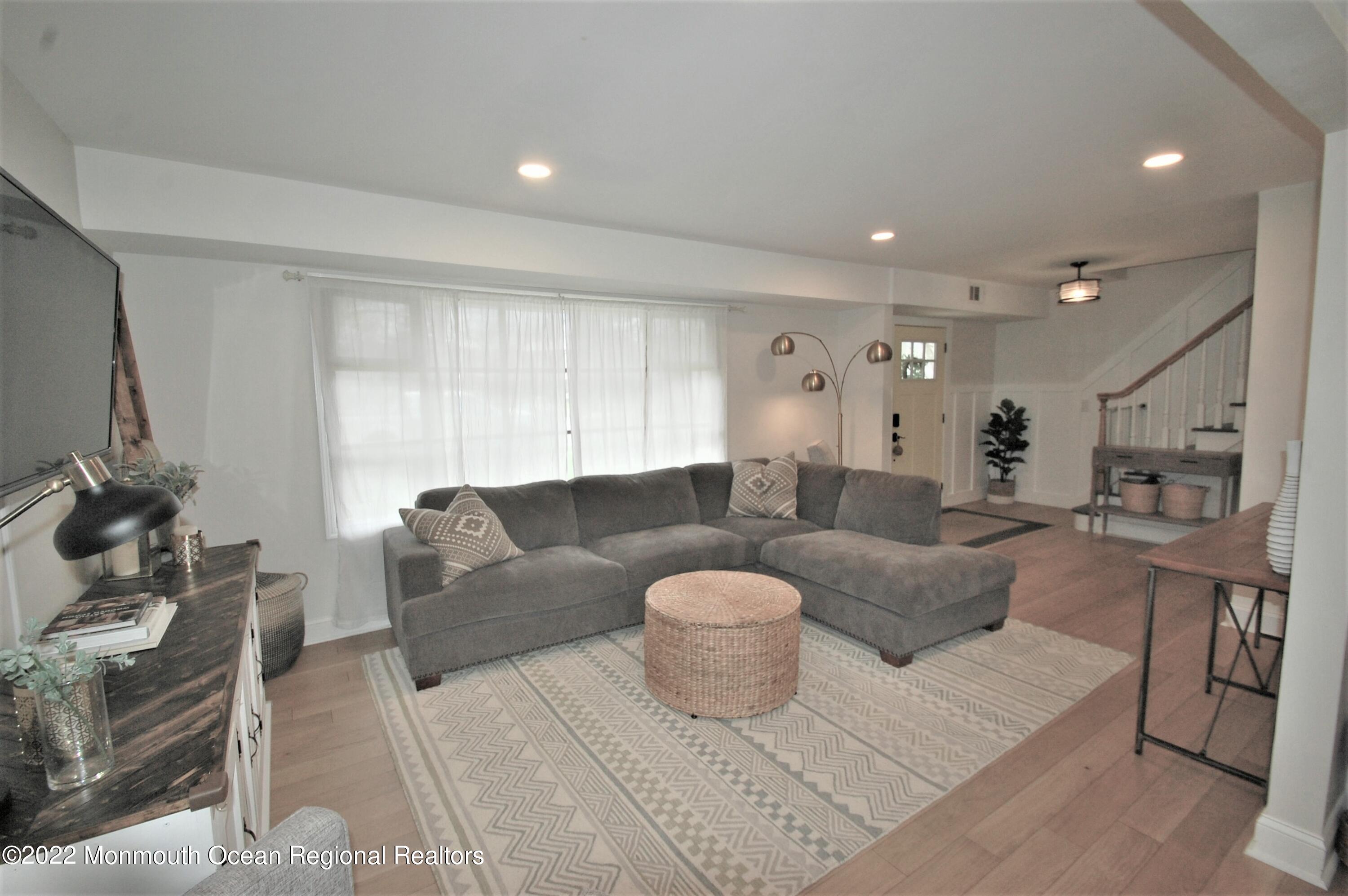 6 Templer Way Hazlet, NJ 07730 - Photo 5 of 41 CSC_0014 (2)