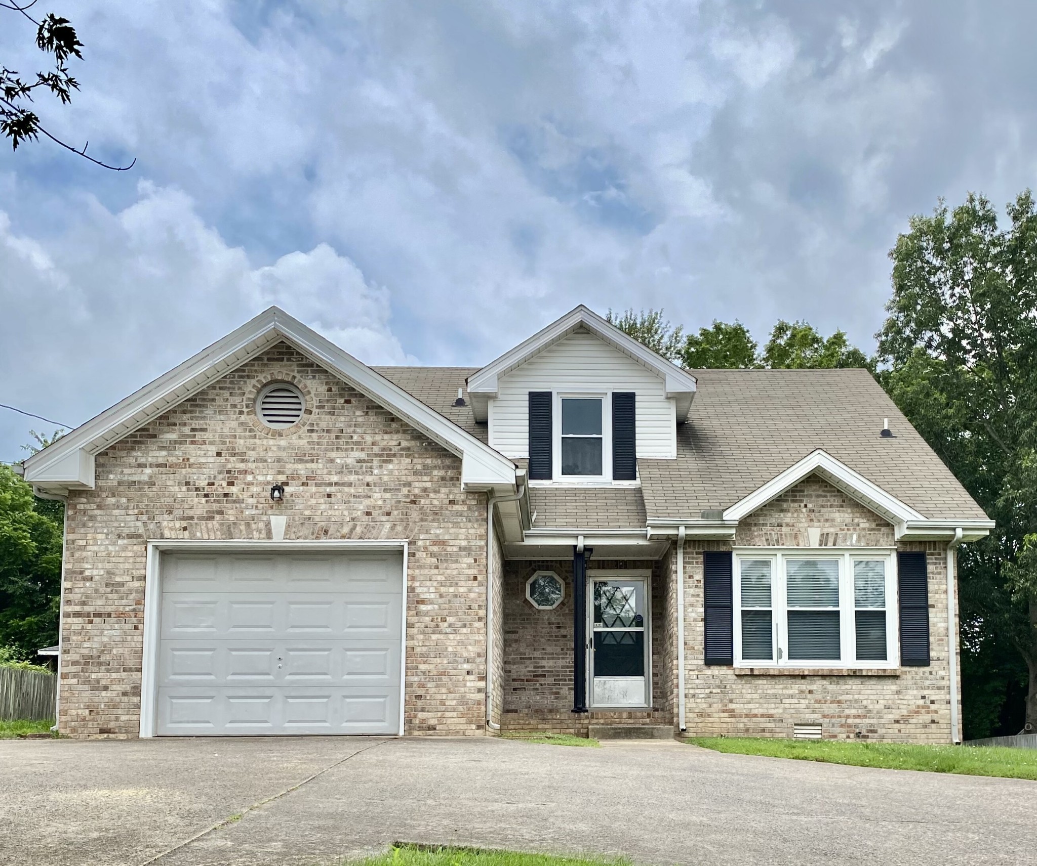1316 Sun Valley Road Clarksville, TN 37040 - Photo 1 of 10 Gallery Image 1