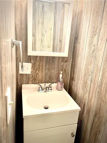 $57,500 | 1017 Johnston Avenue, Kittanning, PA 16201