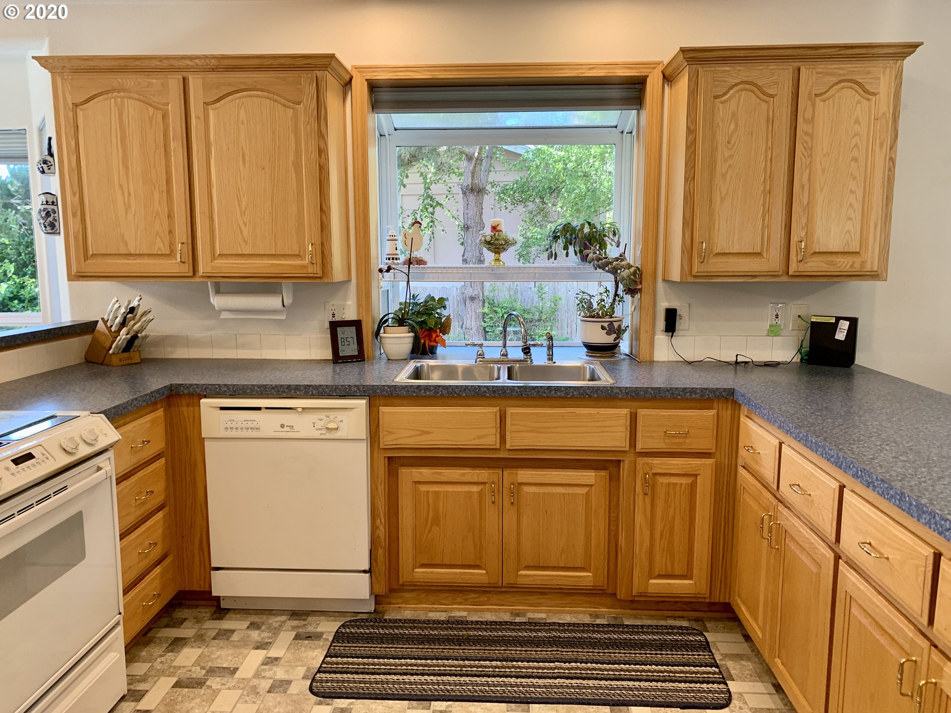 859 9th Street Southwest Bandon, OR 97411 - Photo 10 of 32 Gallery Image 10