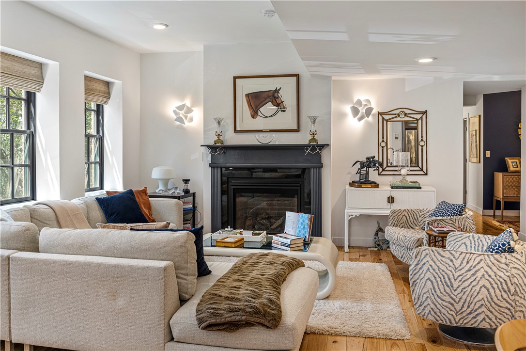 27 High Street, Unit 2 Newport, RI 02840 - Photo 5 of 46