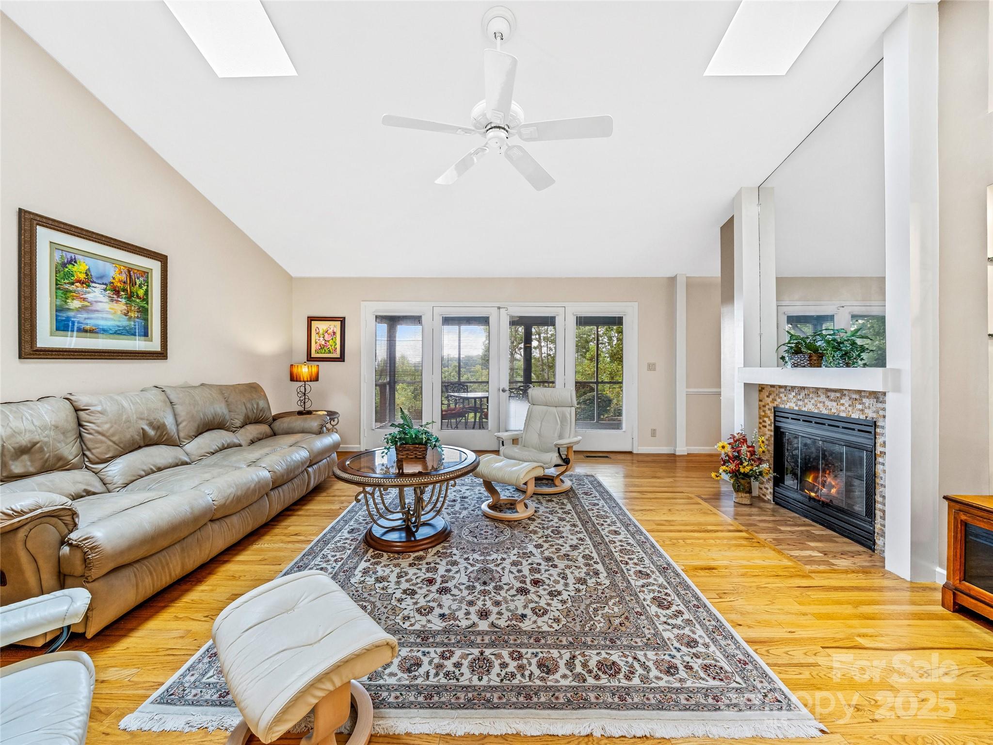 811 Sunlight Ridge Drive Hendersonville, NC 28792 - Photo 12 of 32