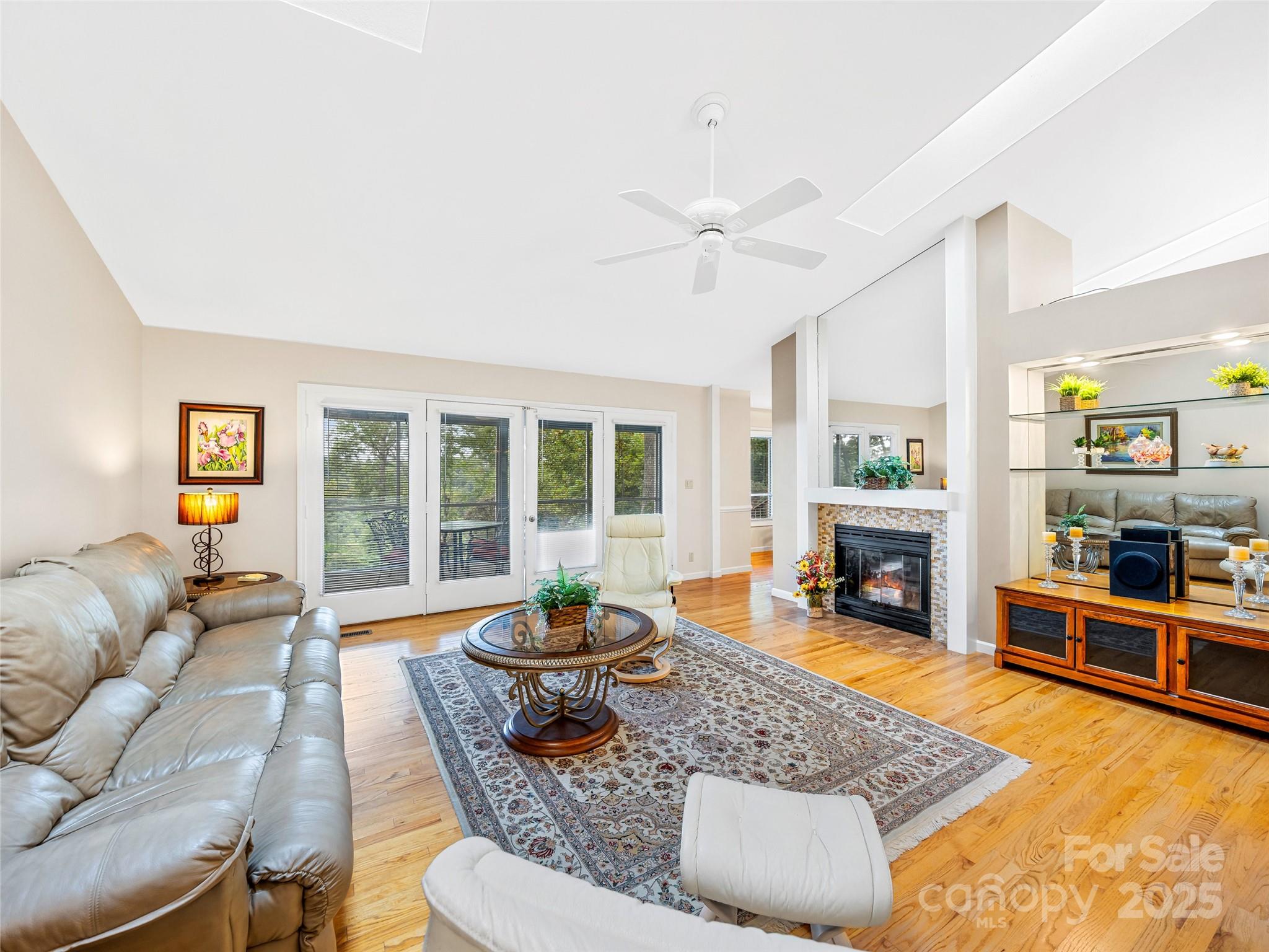 811 Sunlight Ridge Drive Hendersonville, NC 28792 - Photo 13 of 32