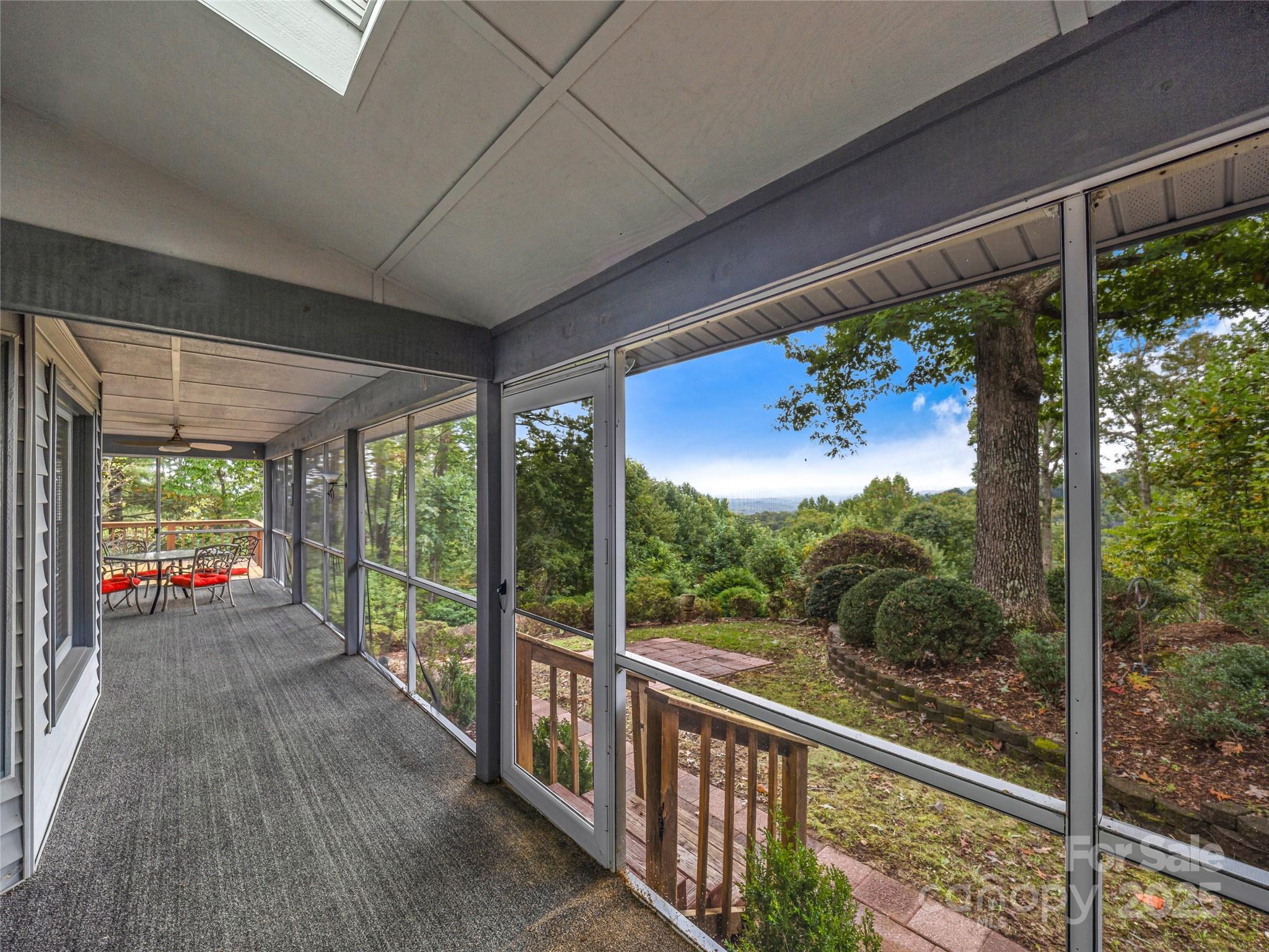 811 Sunlight Ridge Drive Hendersonville, NC 28792 - Photo 17 of 32