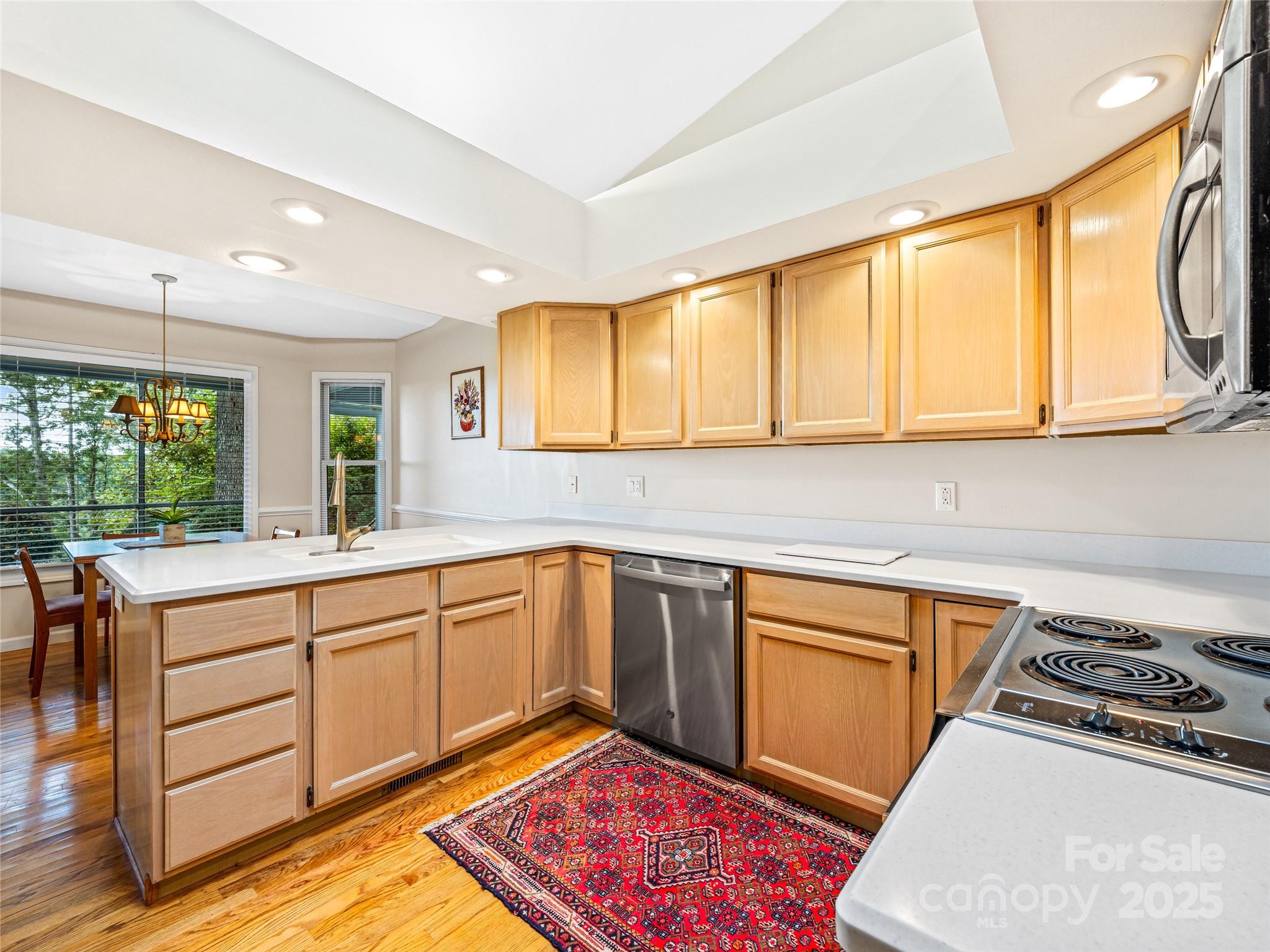 811 Sunlight Ridge Drive Hendersonville, NC 28792 - Photo 21 of 32