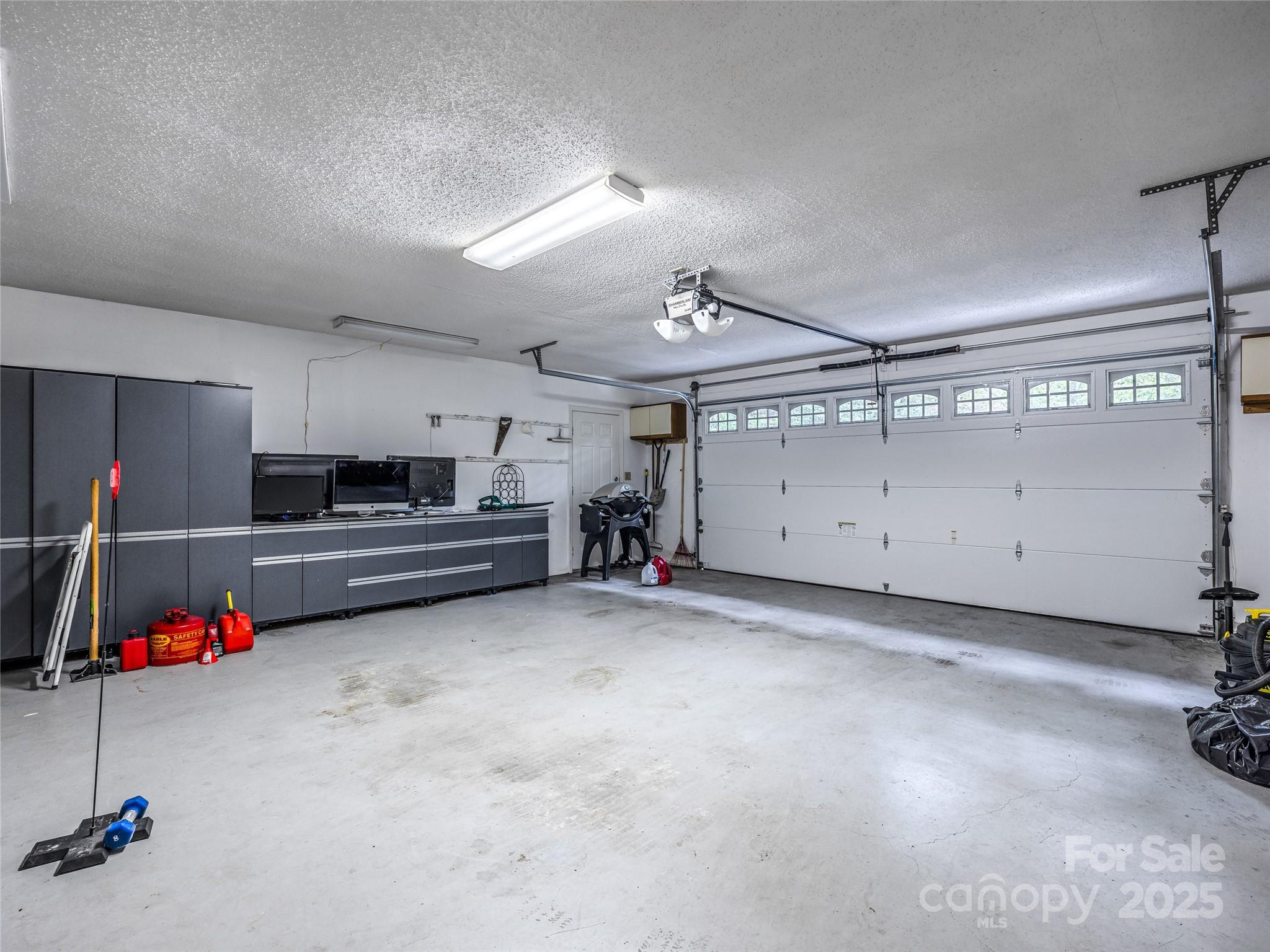 811 Sunlight Ridge Drive Hendersonville, NC 28792 - Photo 23 of 32