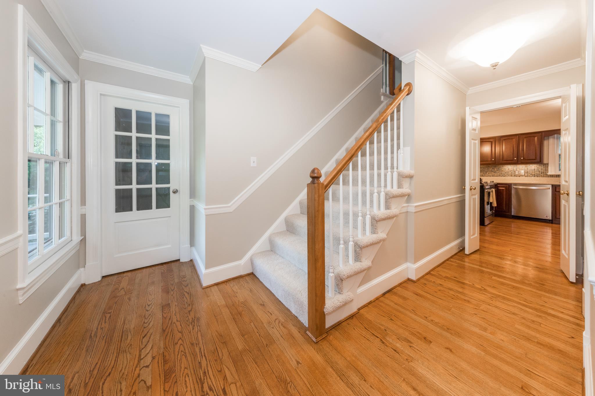 6040 Chapman Road Lorton, VA 22079 - Photo 11 of 58 Large open foyer