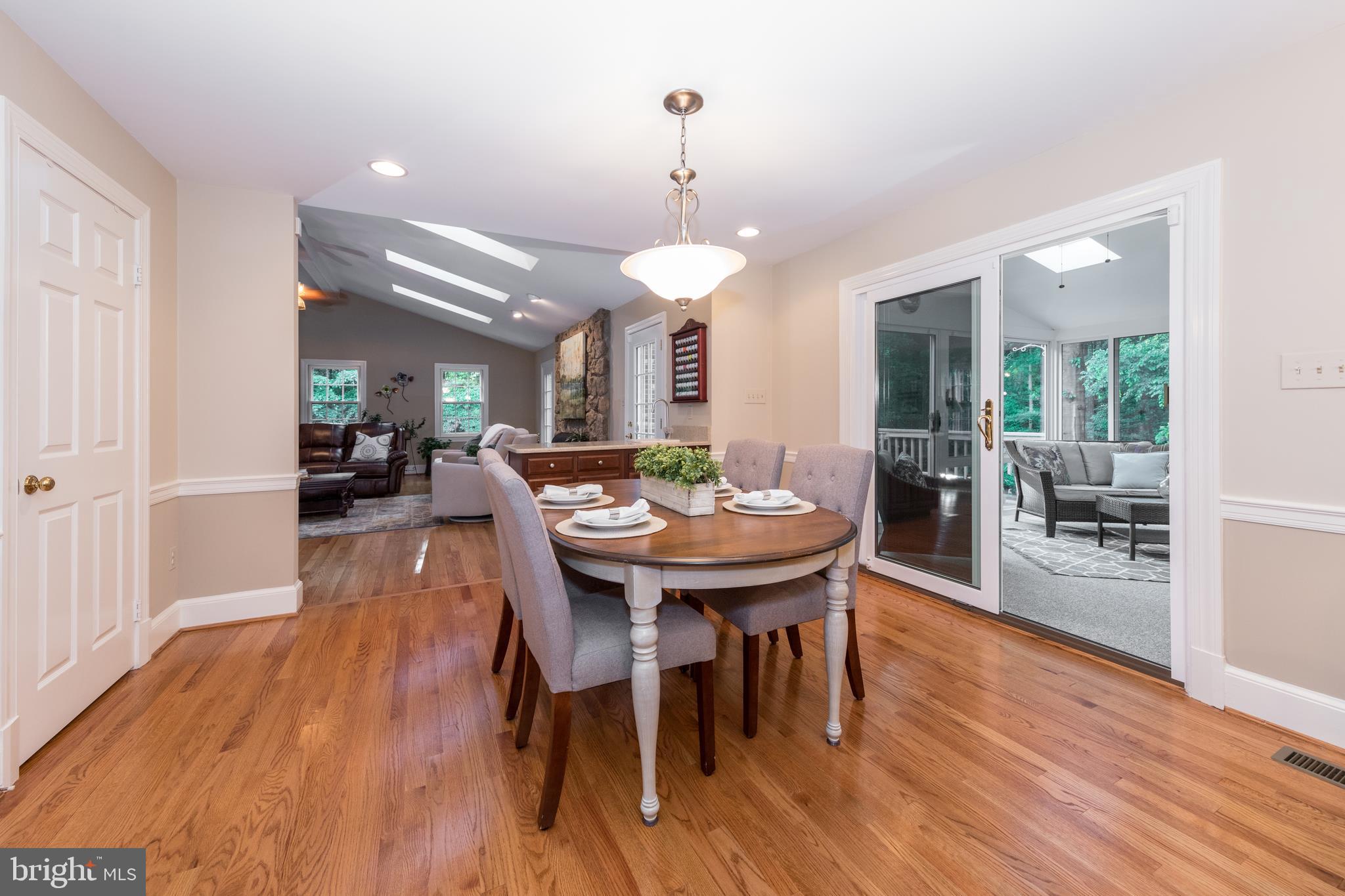 6040 Chapman Road Lorton, VA 22079 - Photo 21 of 58 Gleaming hardwoods showcase the breakfast room