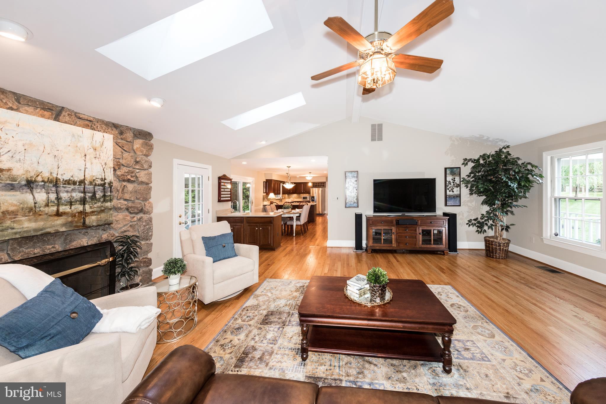 6040 Chapman Road Lorton, VA 22079 - Photo 23 of 58 Extra large great room is the heart of the home!
