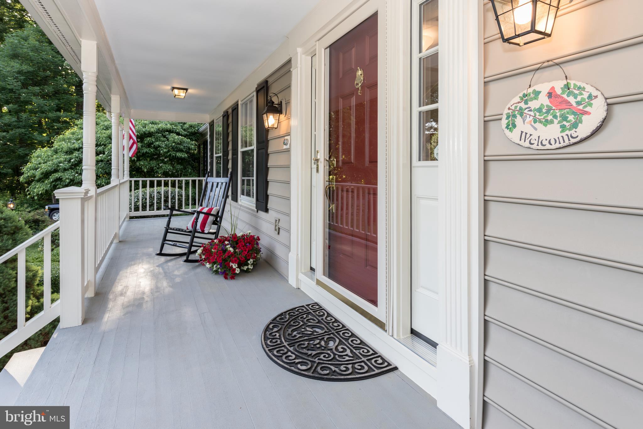 6040 Chapman Road Lorton, VA 22079 - Photo 4 of 58 This home invites you to rest awhile....