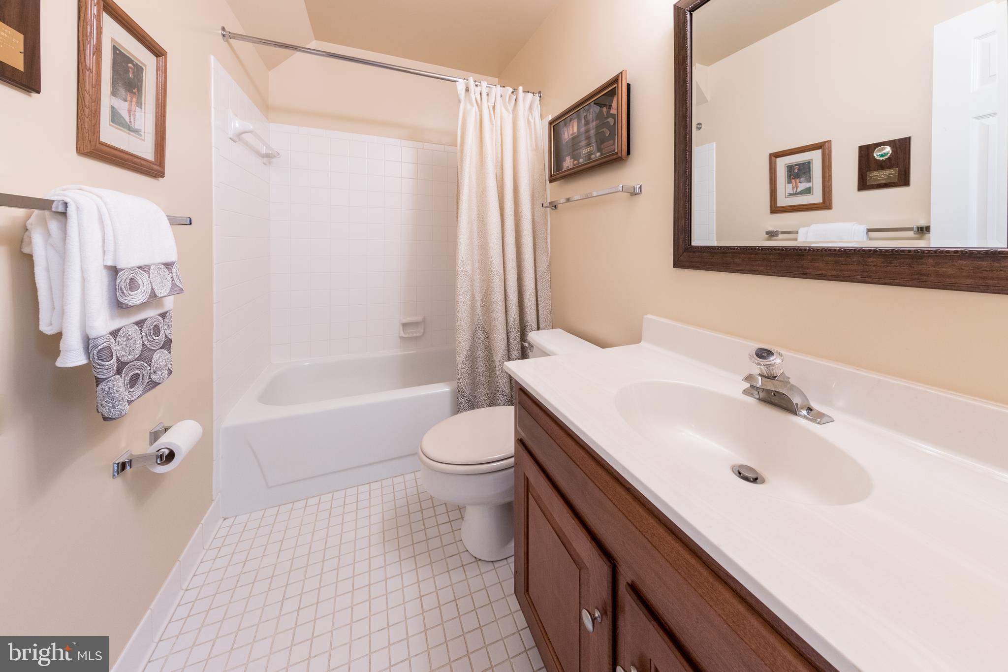 6040 Chapman Road Lorton, VA 22079 - Photo 42 of 58 Full downstairs bathroom