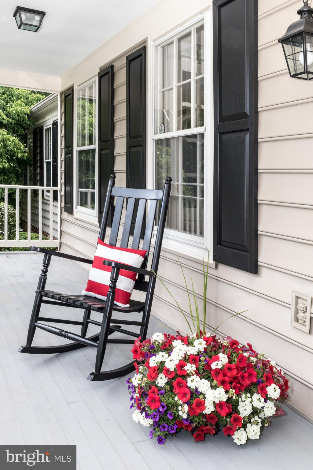 6040 Chapman Road Lorton, VA 22079 - Photo 7 of 58 Welcome to this gorgeous home!